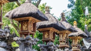 goa-lawah1-1600x900