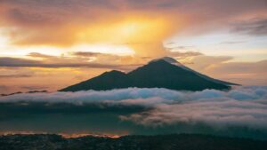 mount-batur1-1600x900